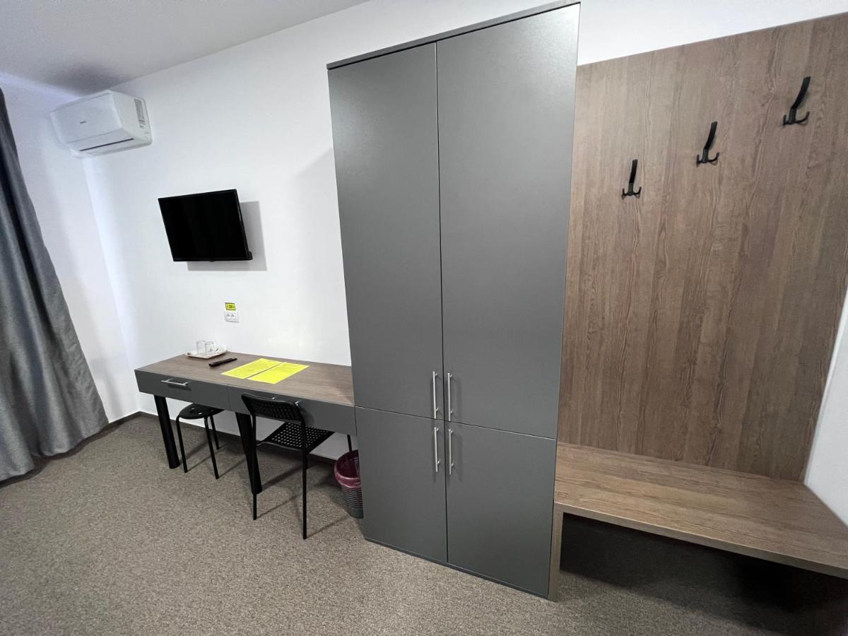 Stef Rooms Tirgu Frumos Exterior photo